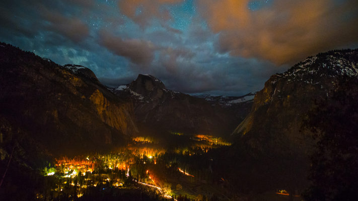 Yosemite Valley - Night Timelapse