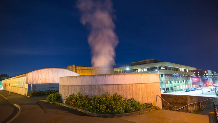 Washington - Seattle - University of Washington - Blowing Smoke
